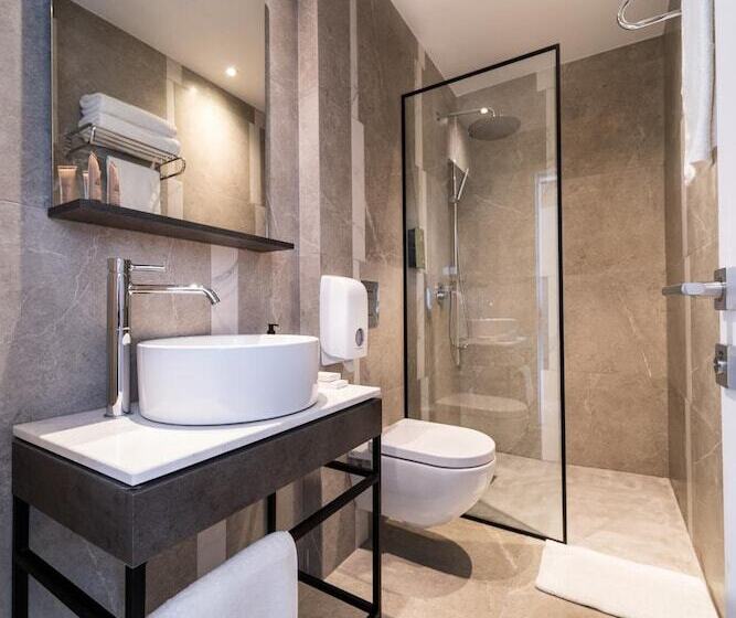 酒店 Alinea Suites Limassol Center