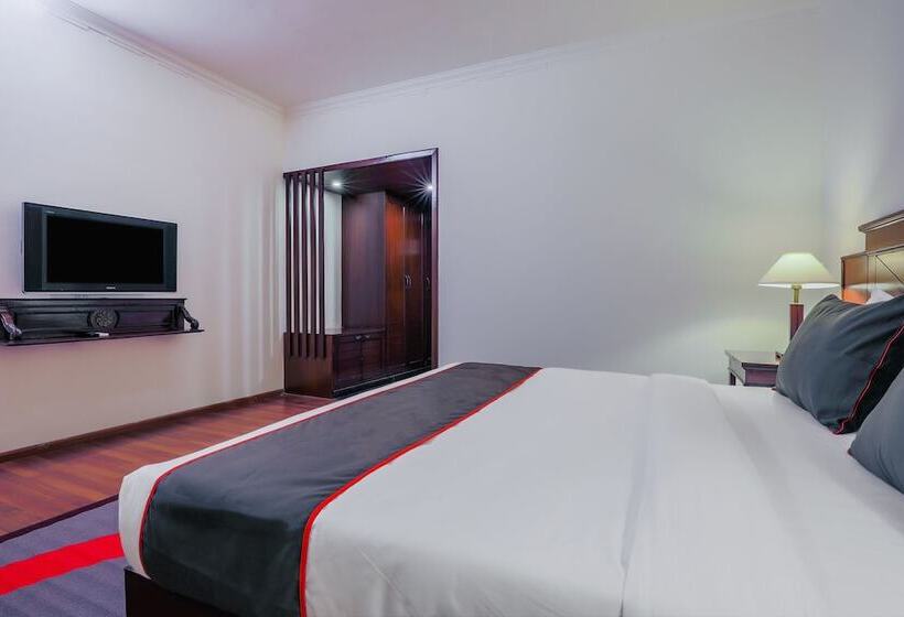 Hotel Collection O 40310 Devasthali