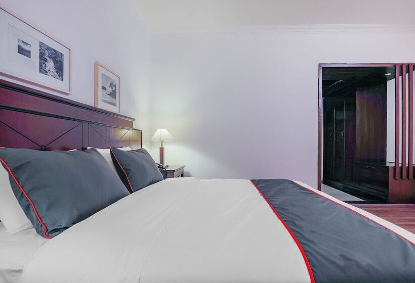 Hotel Collection O 40310 Devasthali