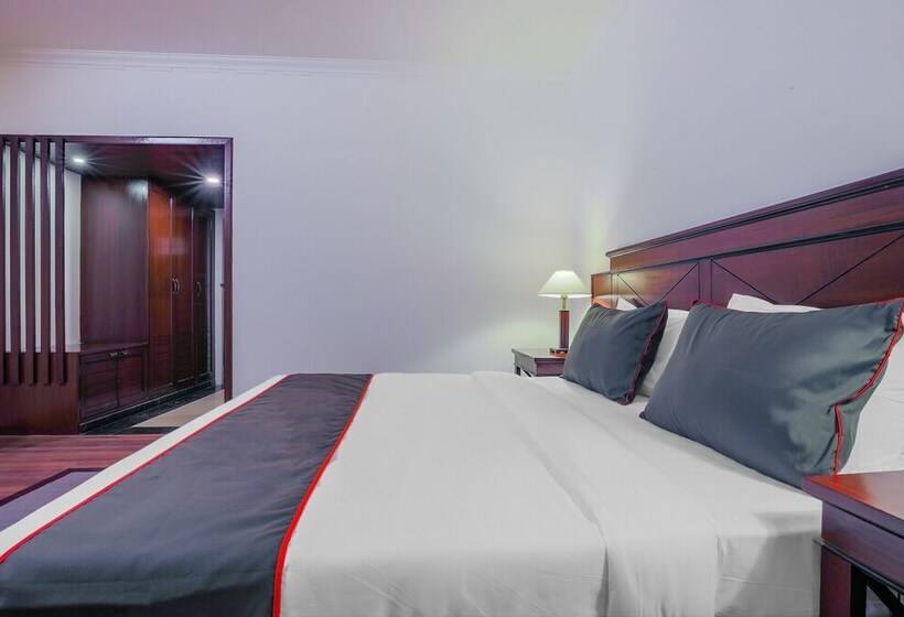 Hotel Collection O 40310 Devasthali