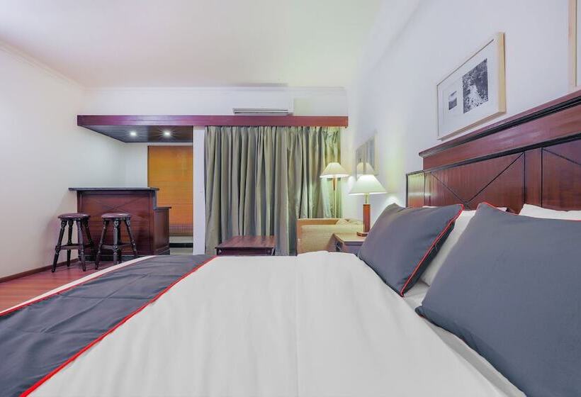 Hotel Collection O 40310 Devasthali