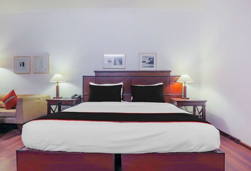 Hotel Collection O 40310 Devasthali