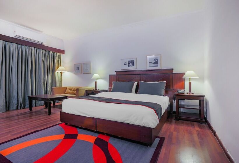 Hotel Collection O 40310 Devasthali