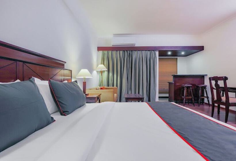 Hotel Collection O 40310 Devasthali