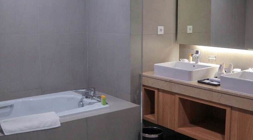 هتل Golden Tulip Springhill Lampung