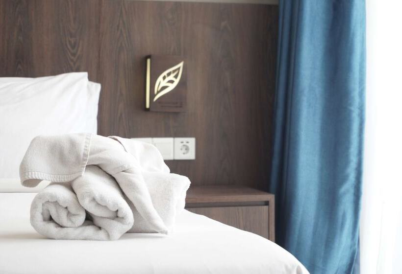 فندق Golden Tulip Springhill Lampung