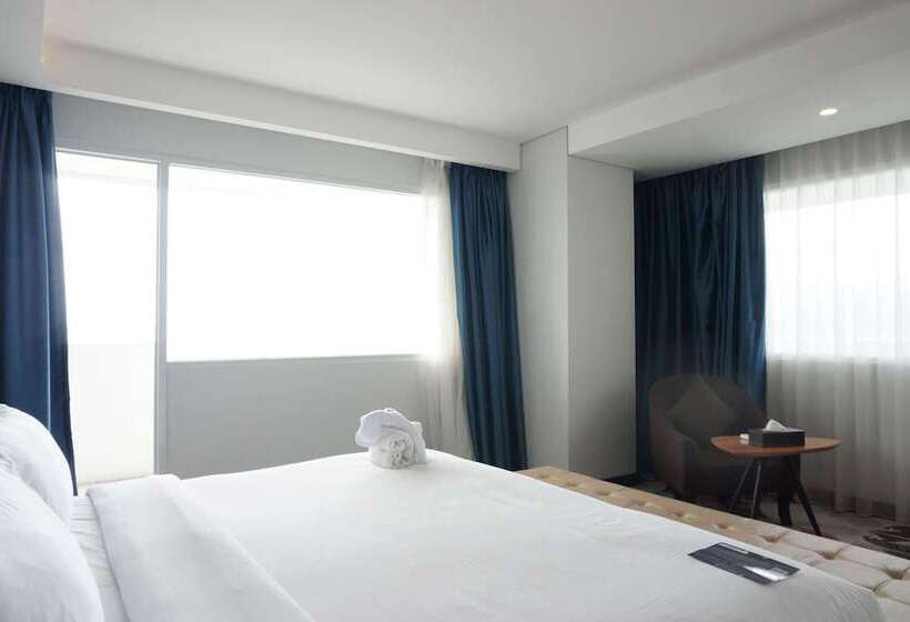 فندق Golden Tulip Springhill Lampung