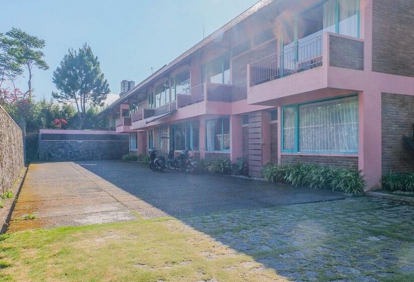 ホテル Reddoorz Syariah Near Kopeng Treetop Adventure