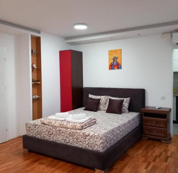 پانسیون Apartmani Pause