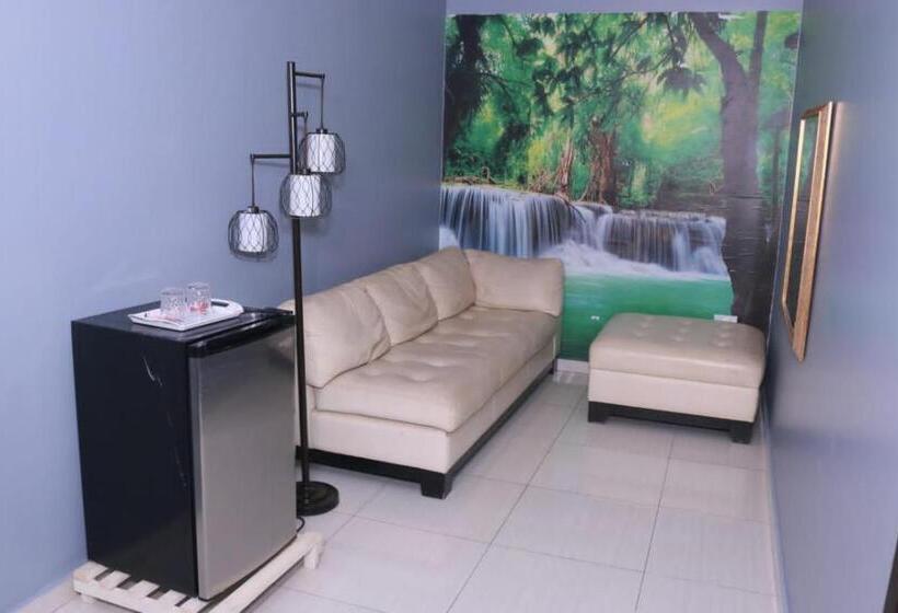 پانسیون Lady M Guest House