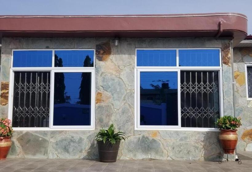 پانسیون Lady M Guest House