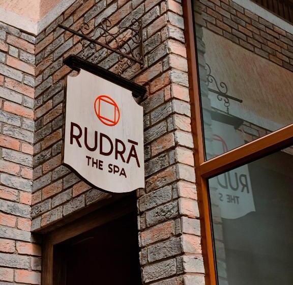 The Summer House, Pachmarhi Am Hotel Kollection