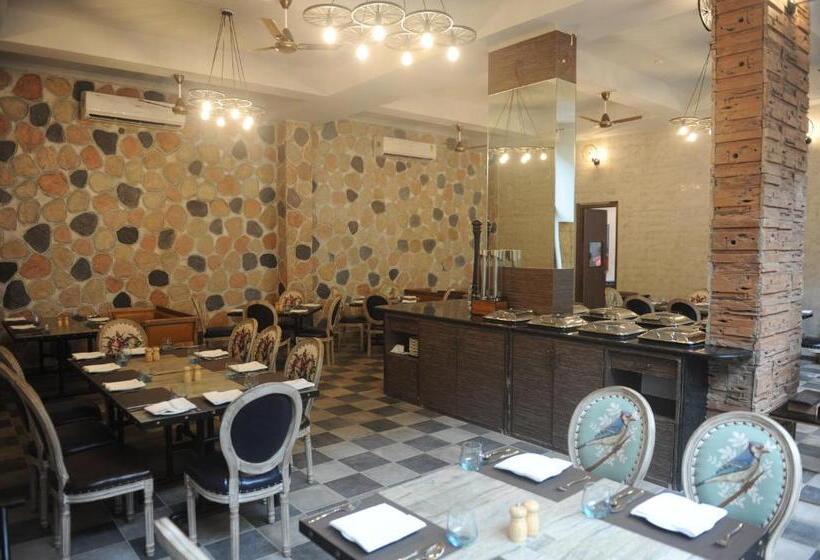 The Summer House, Pachmarhi Am Hotel Kollection