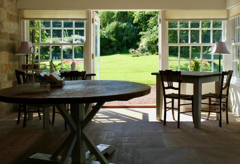 צימר Thistleyhaugh Farmhouse