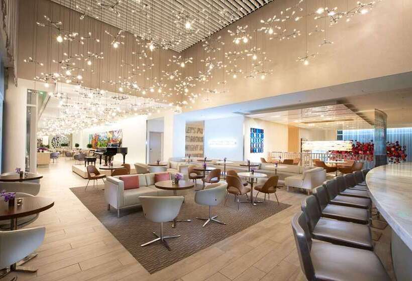 Hall Arts Hotel Dallas, Curio Collection By Hilton