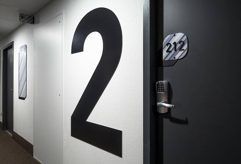 B&b Hotel Igny Palaiseau