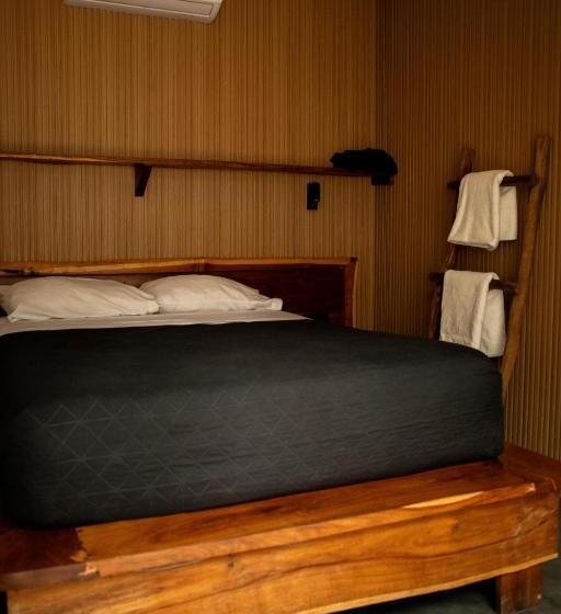 هتل Bufo Alvarius