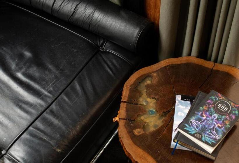 هتل Bufo Alvarius