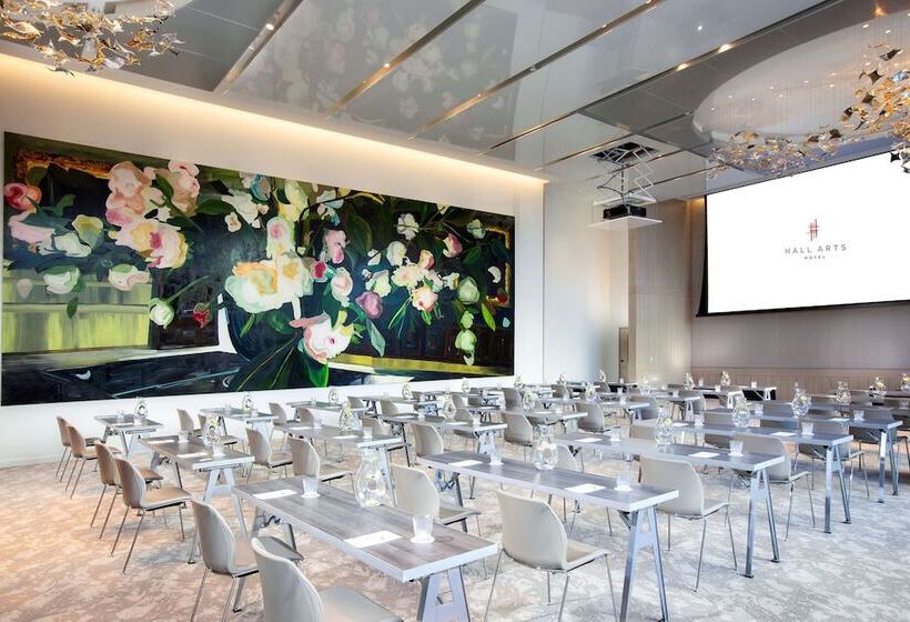 Hall Arts Hotel Dallas, Curio Collection By Hilton