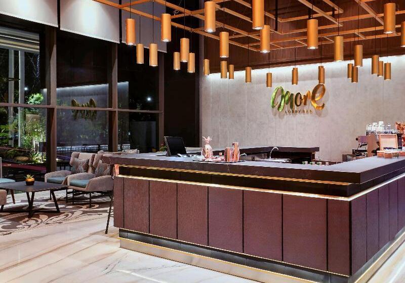 酒店 Movenpick Surabaya City