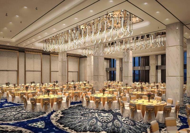 酒店 Movenpick Surabaya City