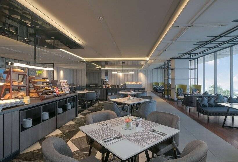 酒店 Movenpick Surabaya City