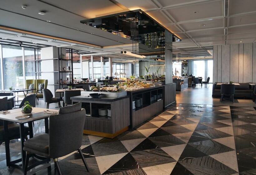 酒店 Movenpick Surabaya City