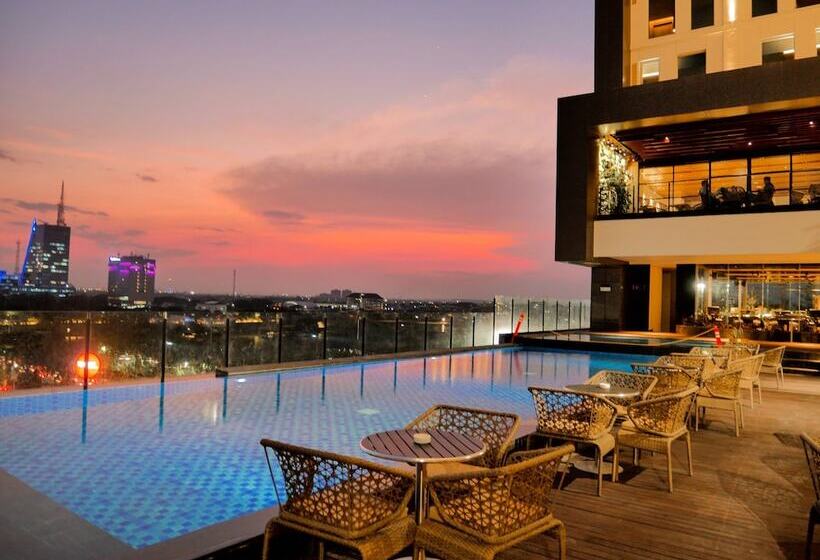 酒店 Movenpick Surabaya City