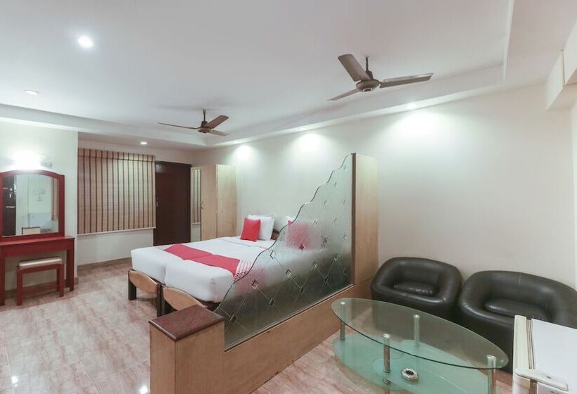 فندق Oyo 43893 Uhome  Pvtltd