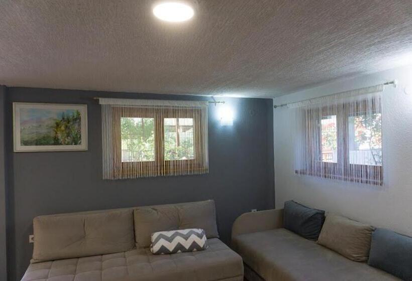 پانسیون Apartments Ena