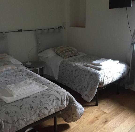 פנסיון Est Locanda