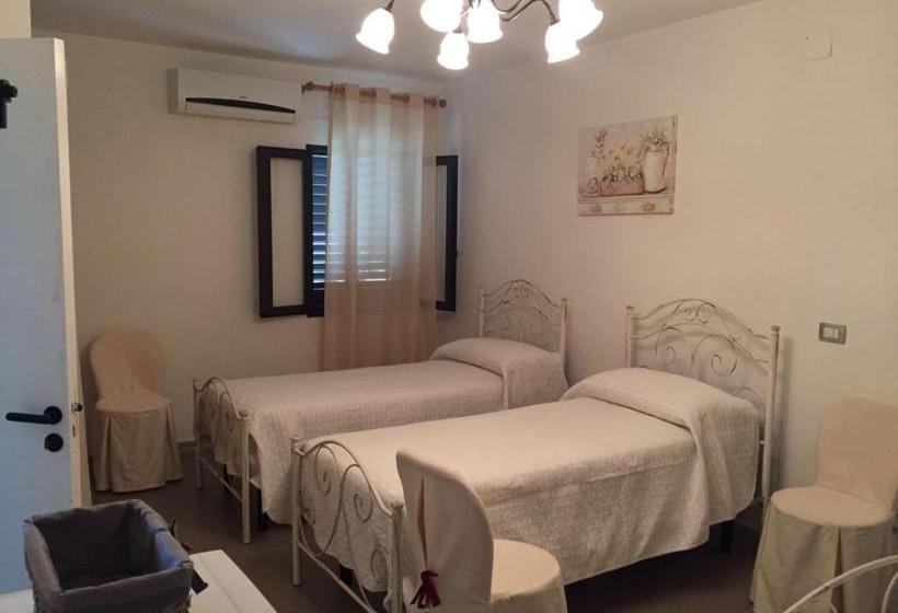 بنسيون Giardini Di Venere