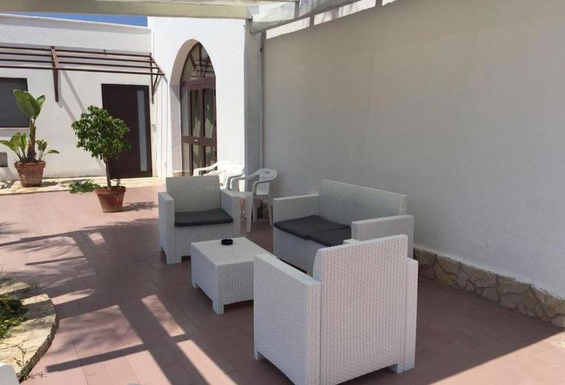 بنسيون Giardini Di Venere