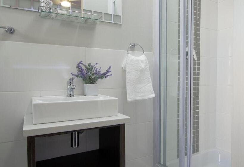 پانسیون Royal Palms Guest House