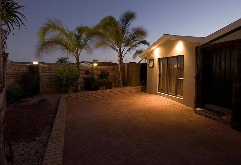 پانسیون Royal Palms Guest House