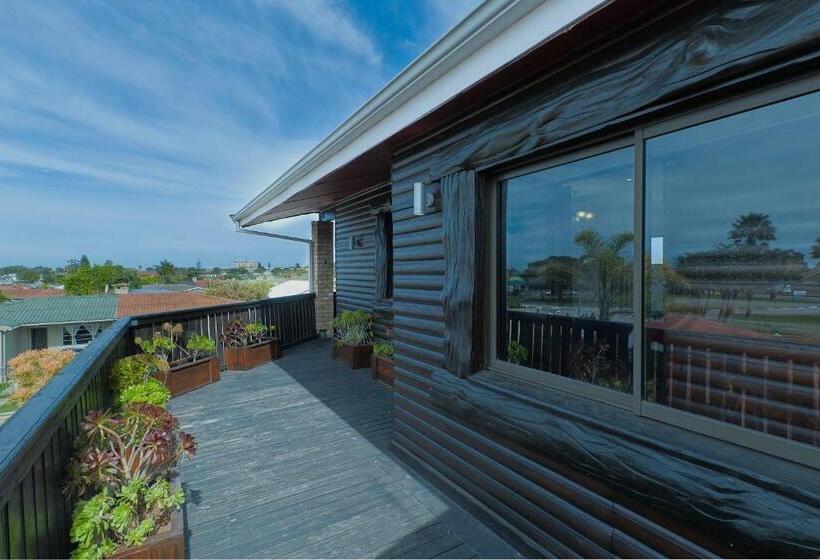 پانسیون Royal Palms Guest House