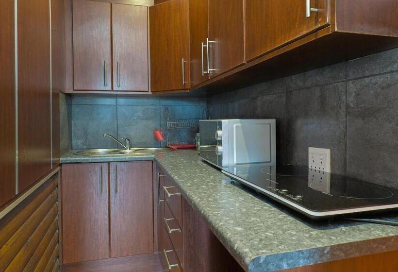 پانسیون Royal Palms Guest House