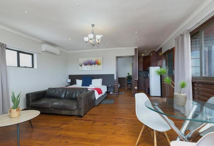 پانسیون Royal Palms Guest House