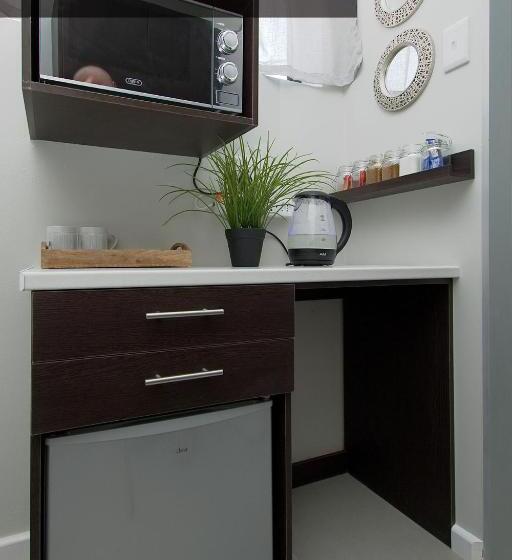 پانسیون Royal Palms Guest House