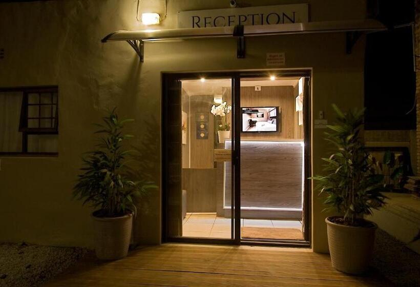 پانسیون Royal Palms Guest House