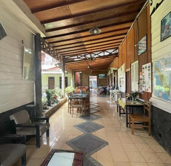 Пансион Wisma Sibayak Guesthouse Berastagi