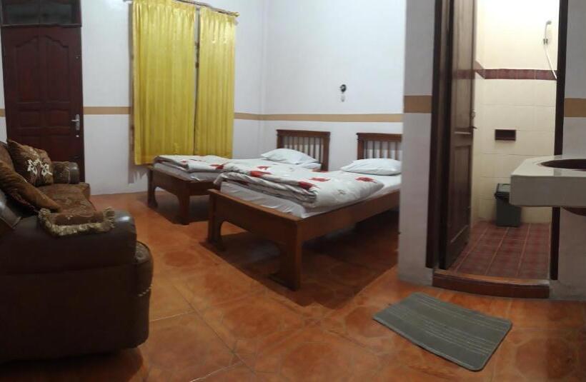 Пансион Wisma Sibayak Guesthouse Berastagi