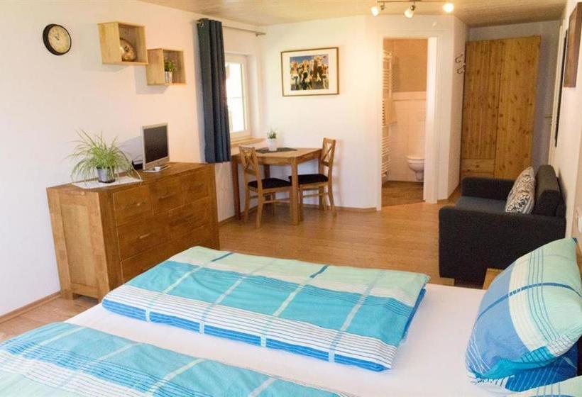 تختخواب و صبحانه Rosenhof