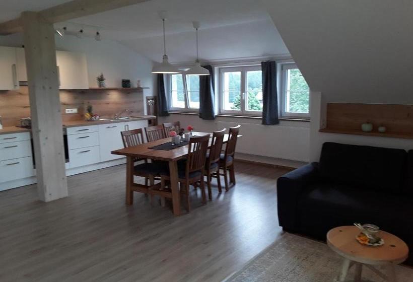 تختخواب و صبحانه Rosenhof