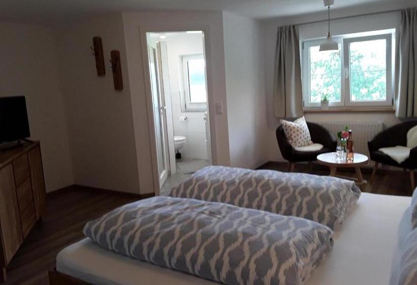 تختخواب و صبحانه Rosenhof