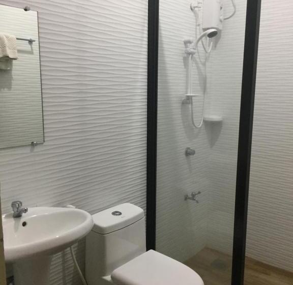 هتل Hollywood Suites