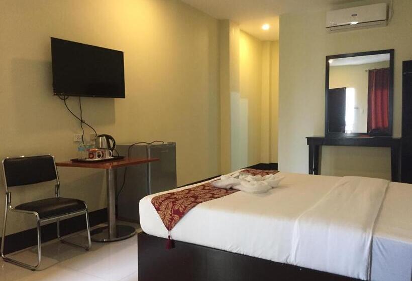 هتل Hollywood Suites