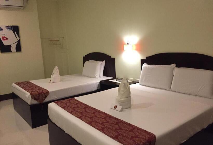 هتل Hollywood Suites