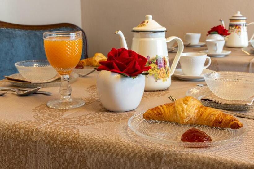 هتل Julina Boutique Living