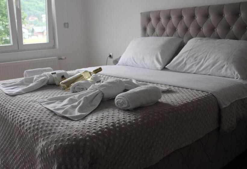 پانسیون Apartmani Ramonda